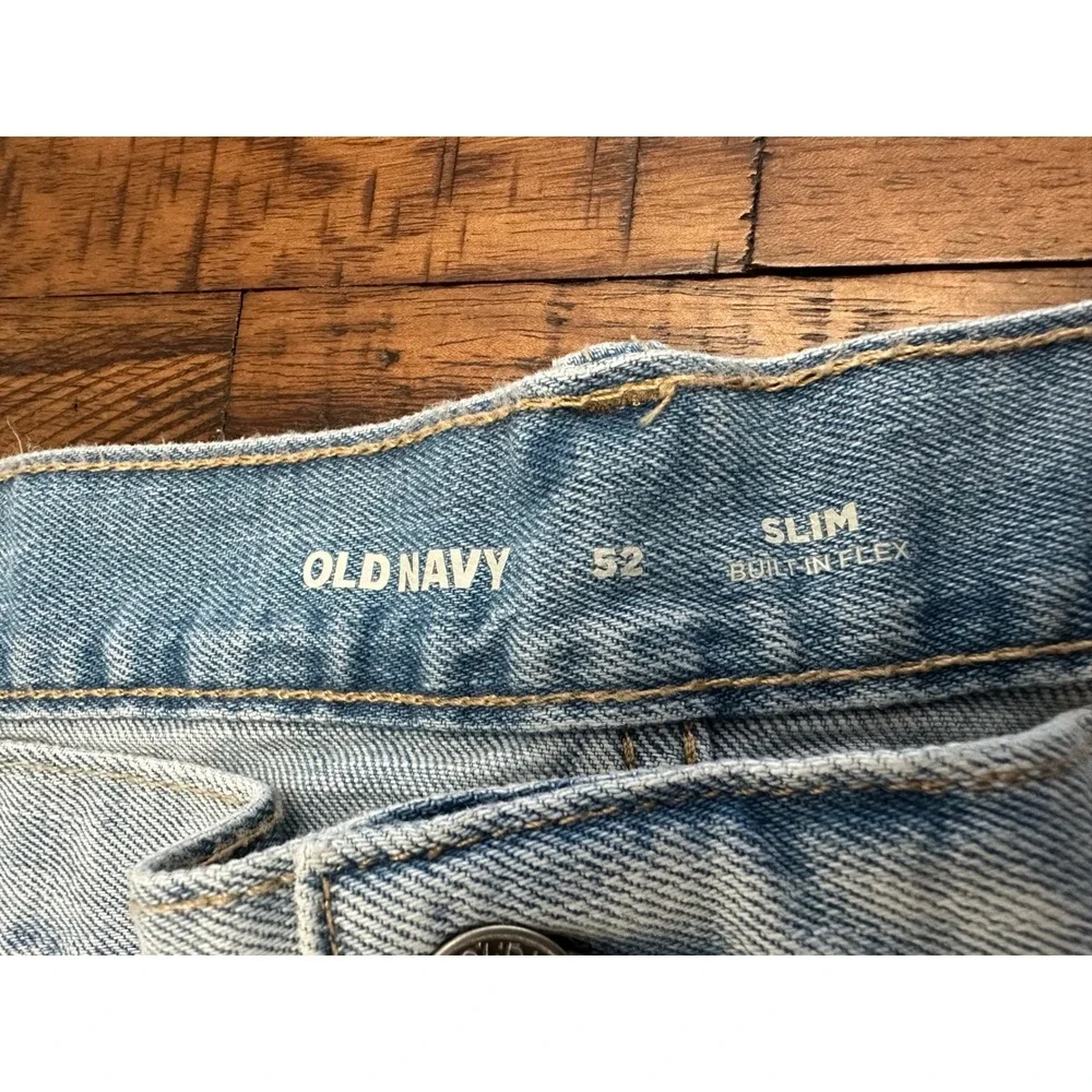 NWT Old Navy Men's Size 52 Slim Built-In Flex Distressed Denim Shorts Blue Jorts